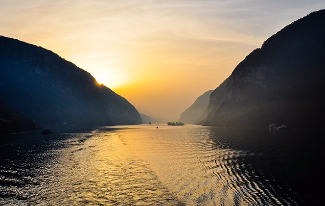 Days 4-6: Yangtze River Cruise