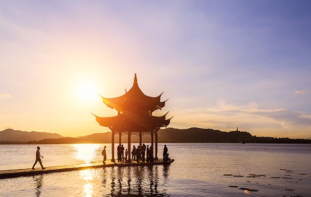 Days 20: Fly to Hangzhou