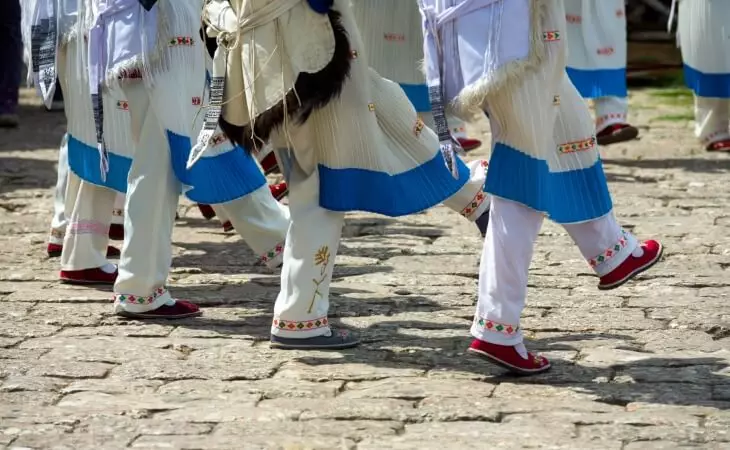 Explore the village of Baisha