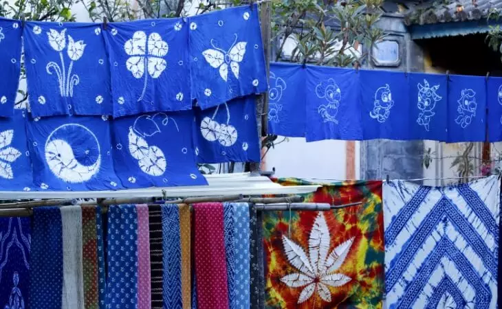 Xizhou Village Market