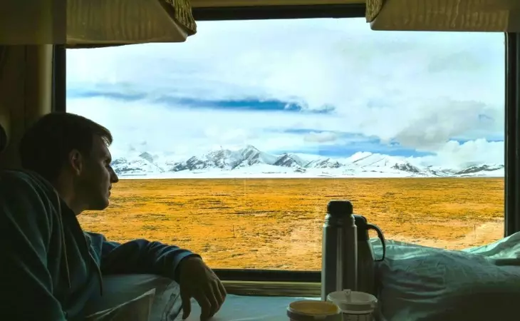 Ride the Qinghai-Tibet Railway