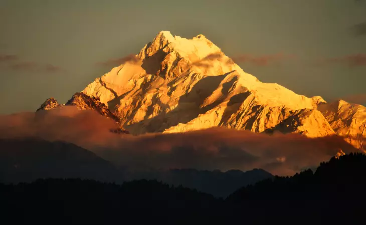 Christmas Dawn view of Mighty Kanchenjunga