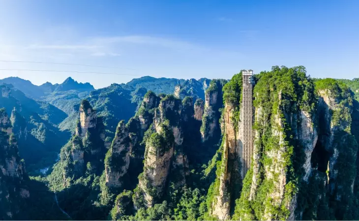 The world's tallest outdoor lift