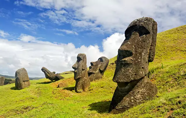 DAY 4: EASTER ISLAND - SANTIAGO