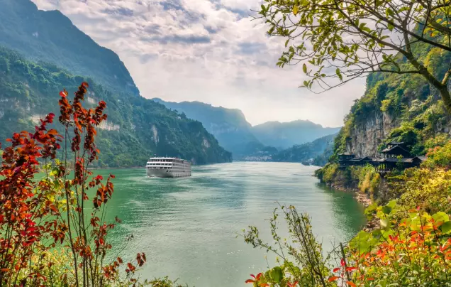 Days 11-12: Yangtze River Cruise