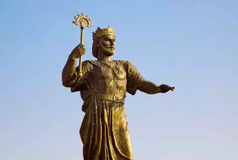 Ismoili Somoni Monument