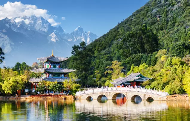 DAY 10: Fly to Lijiang